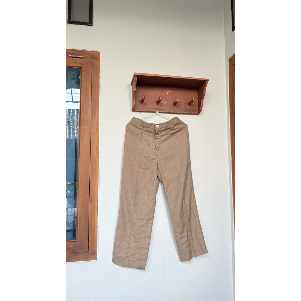 celana kain motif tartan