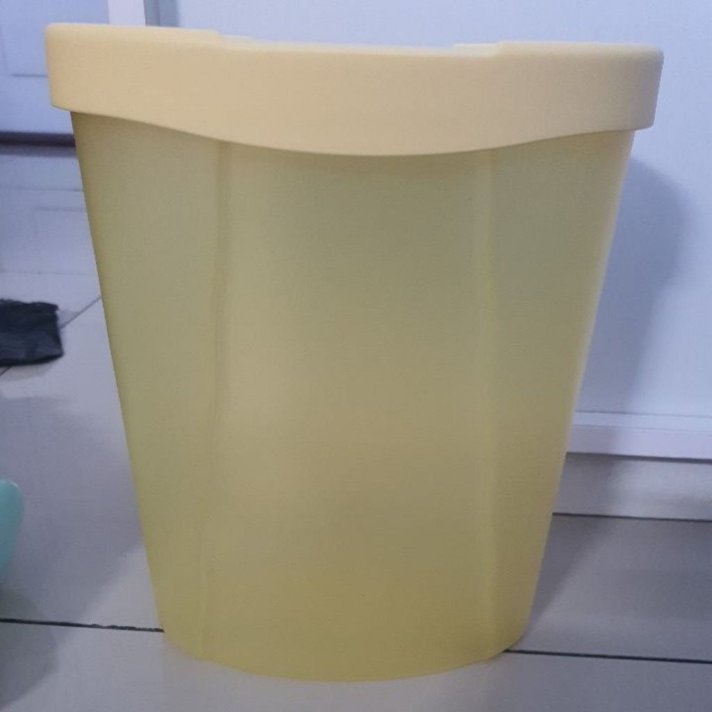Tupperware Caribean 2,5L Kuning