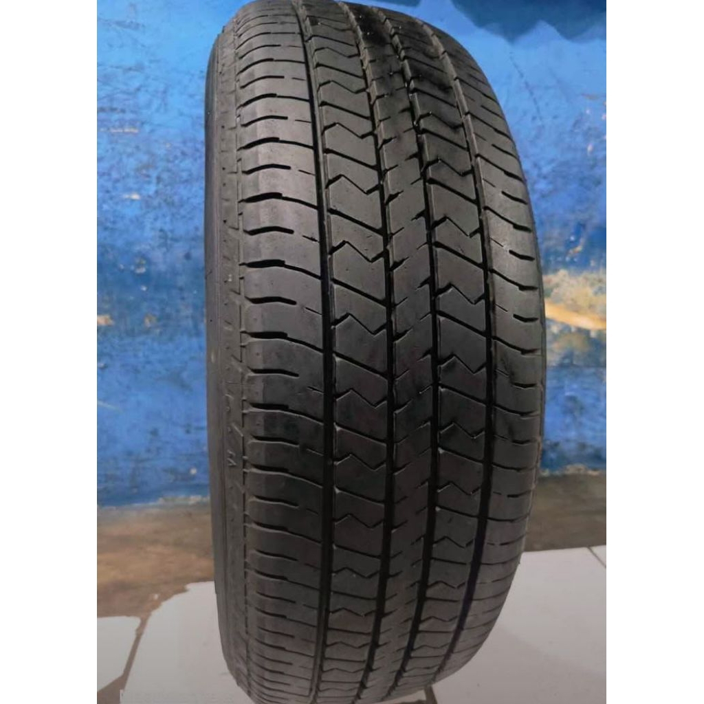 Ban mobil R15 Ukura 205/65/15 second copotan