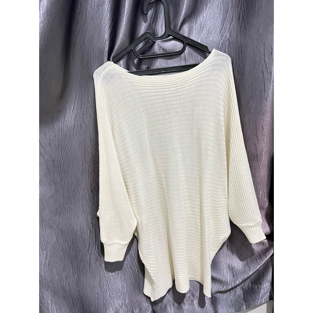 Sweater Knit Oversize Batwing Wanita Cream Boat Neck