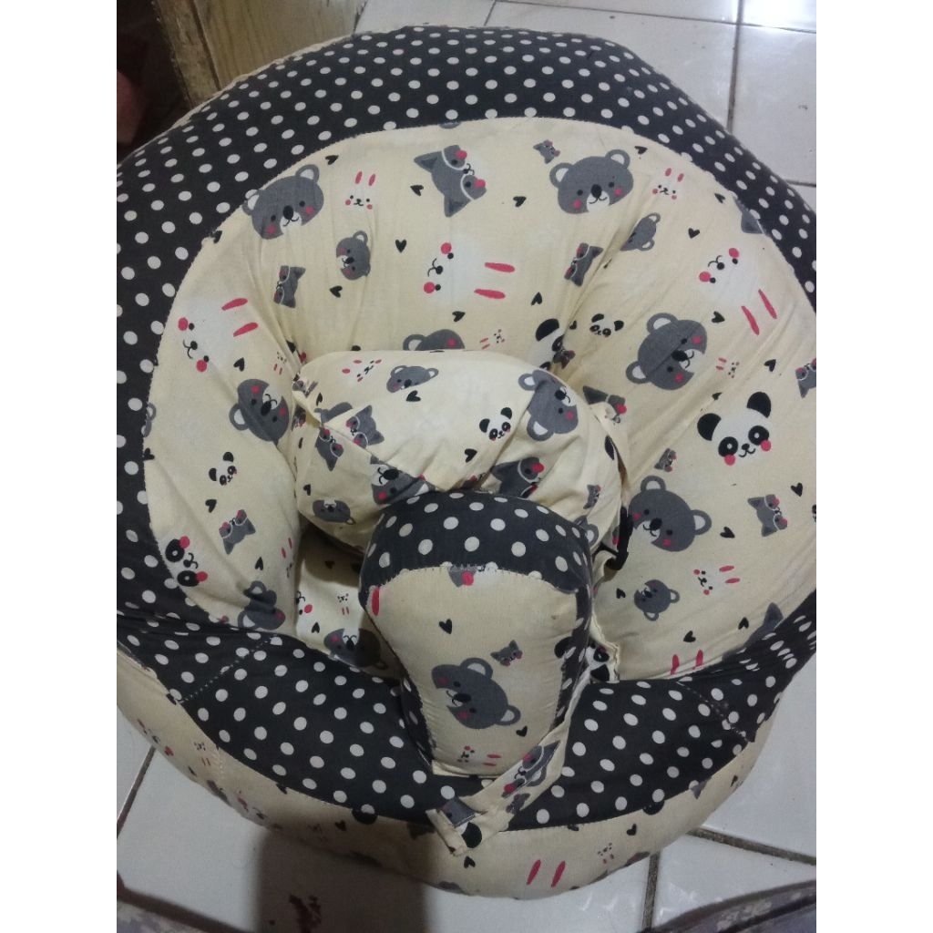 tempat duduk bayi