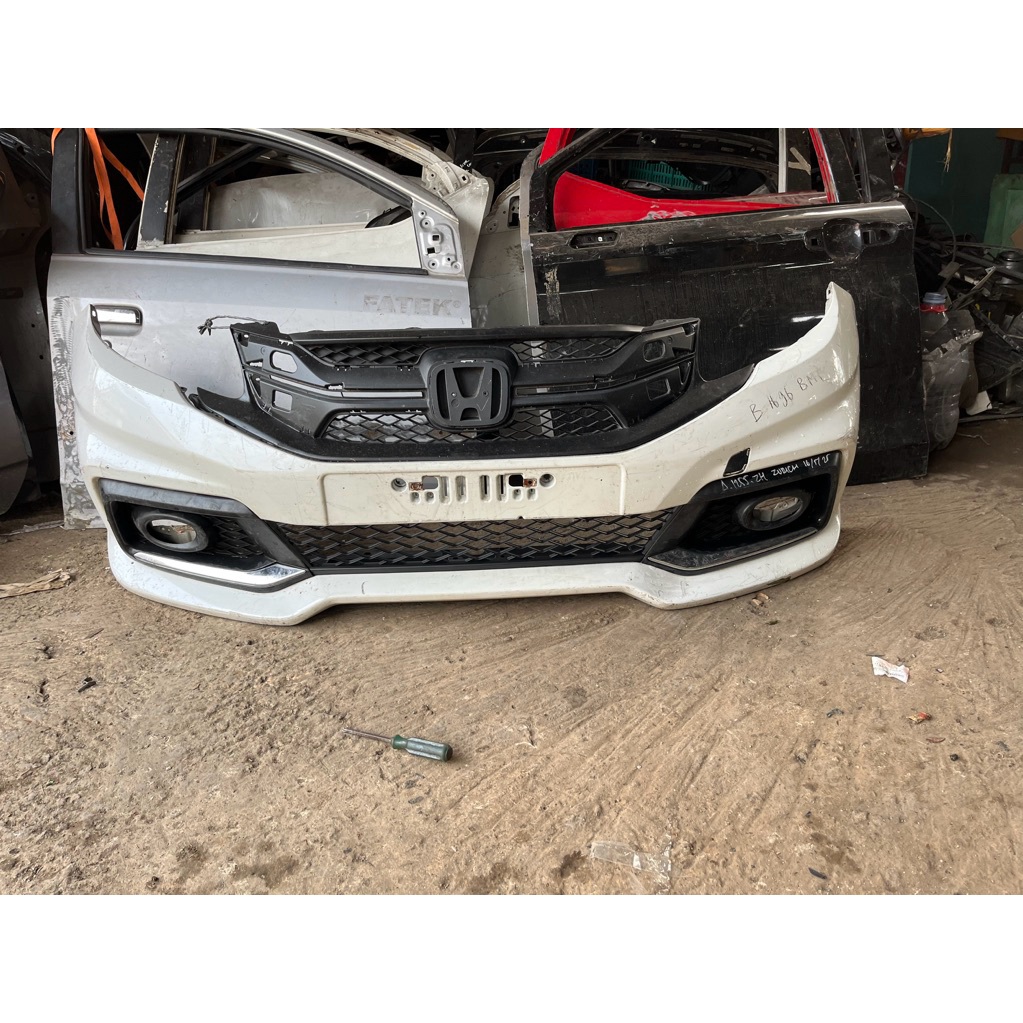 bumper depan mobilio rs 2017 original