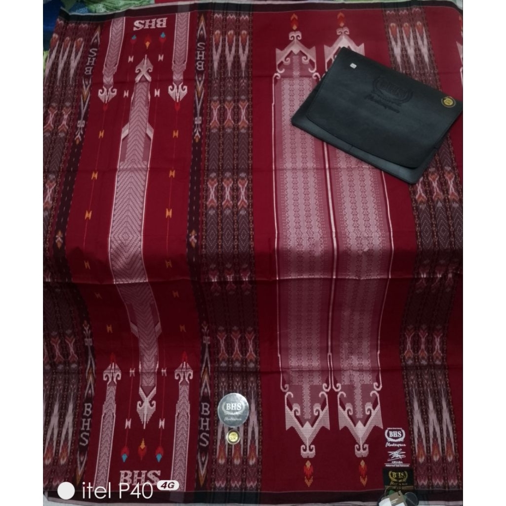 sarung bhs sik merah