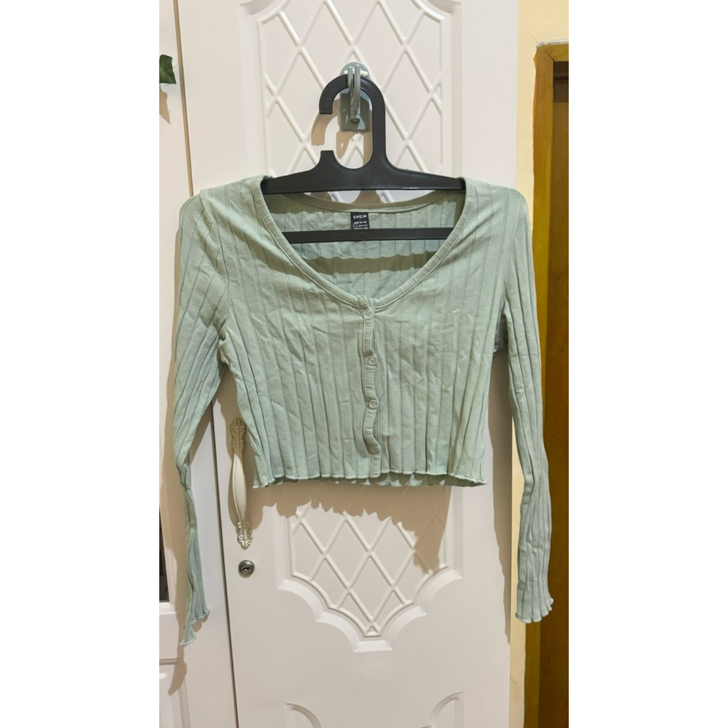 cardigan crop hijau macha brand shein