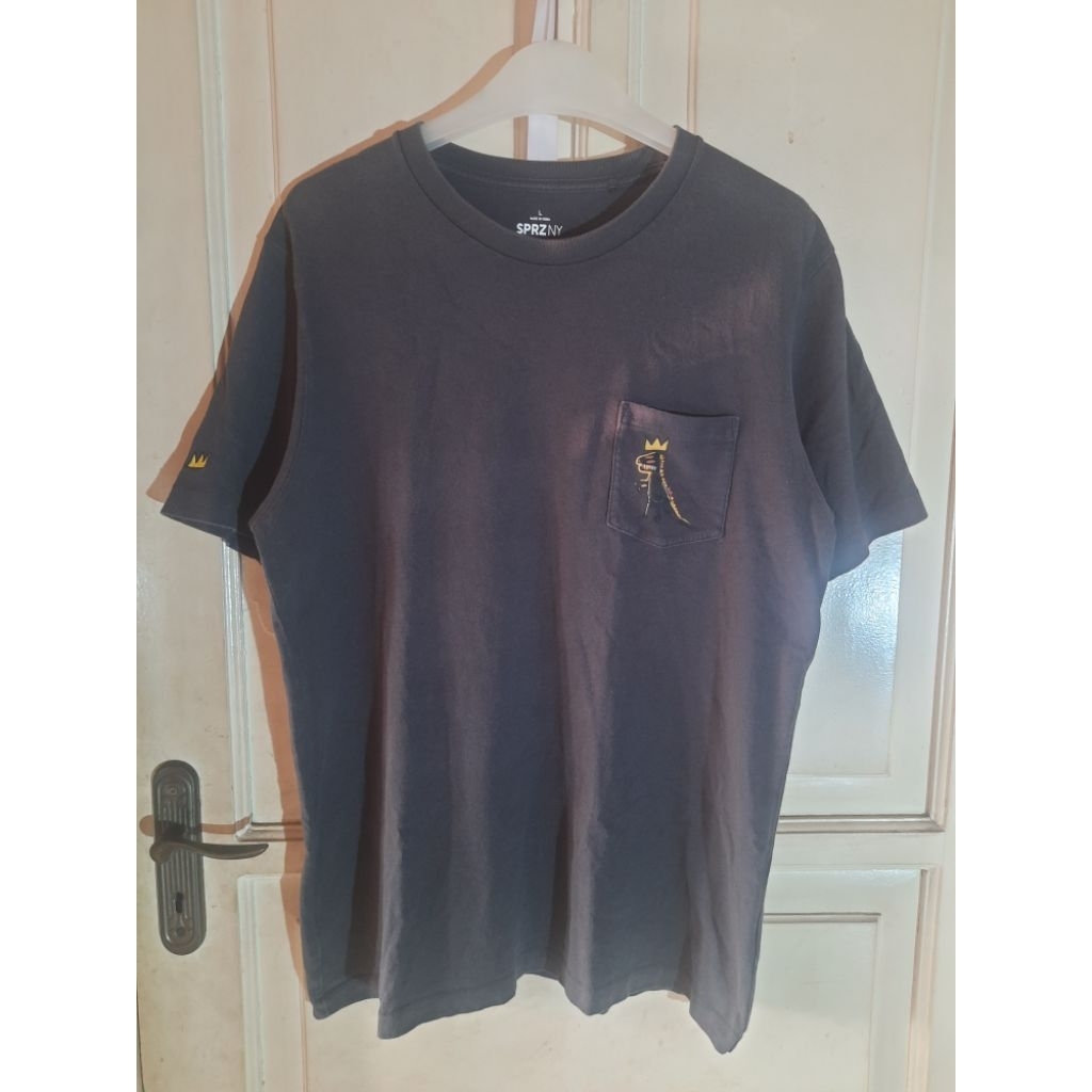Kaos Uniqlo X Jean Michel Basquiat ( JMB ) Pocket