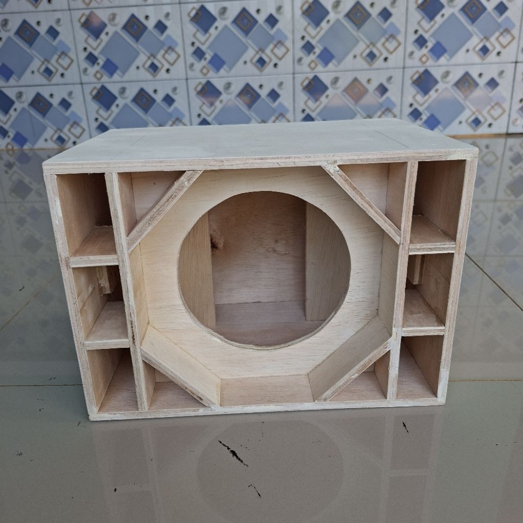BOX SPEAKER 6 INC