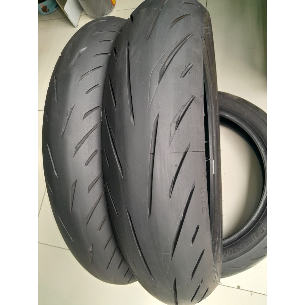 Battlax s22..110/70+140/70-17