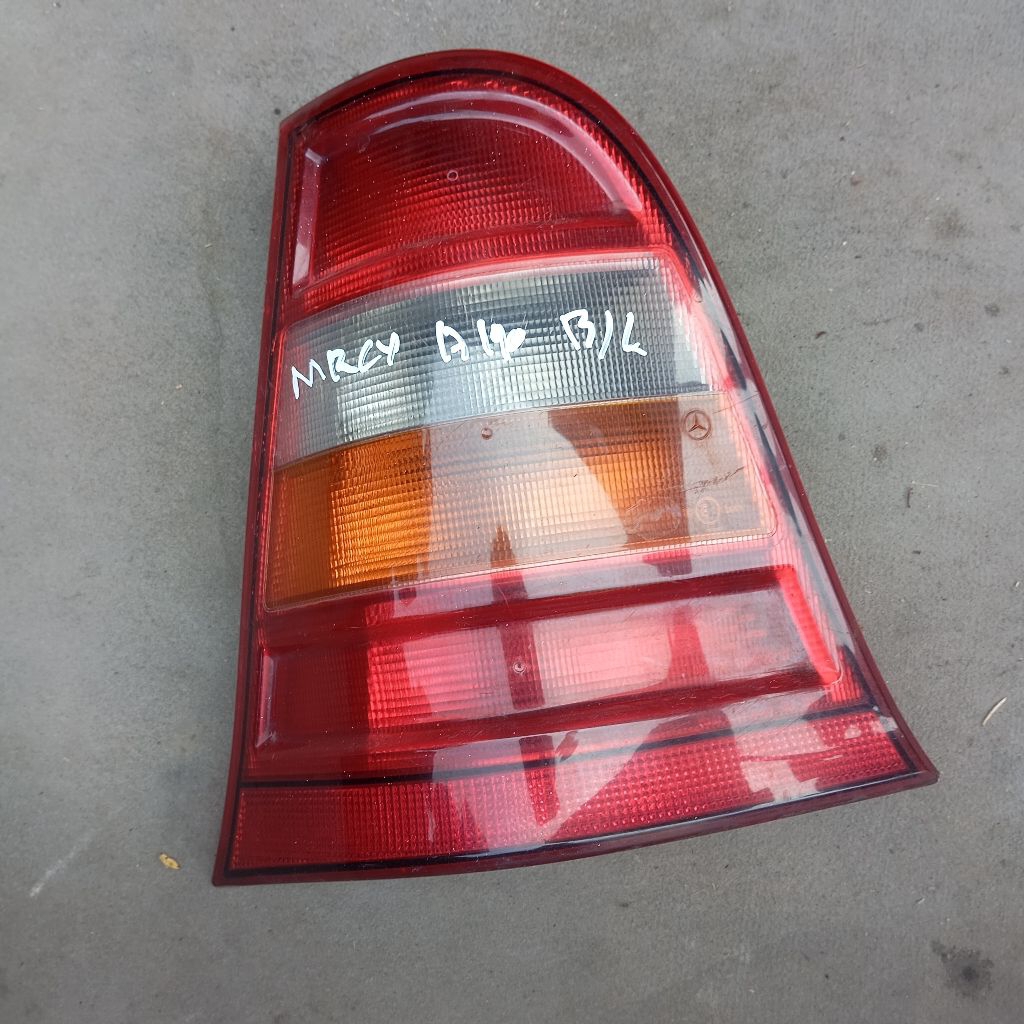 Stoplamp kiri mercedes benz A140
