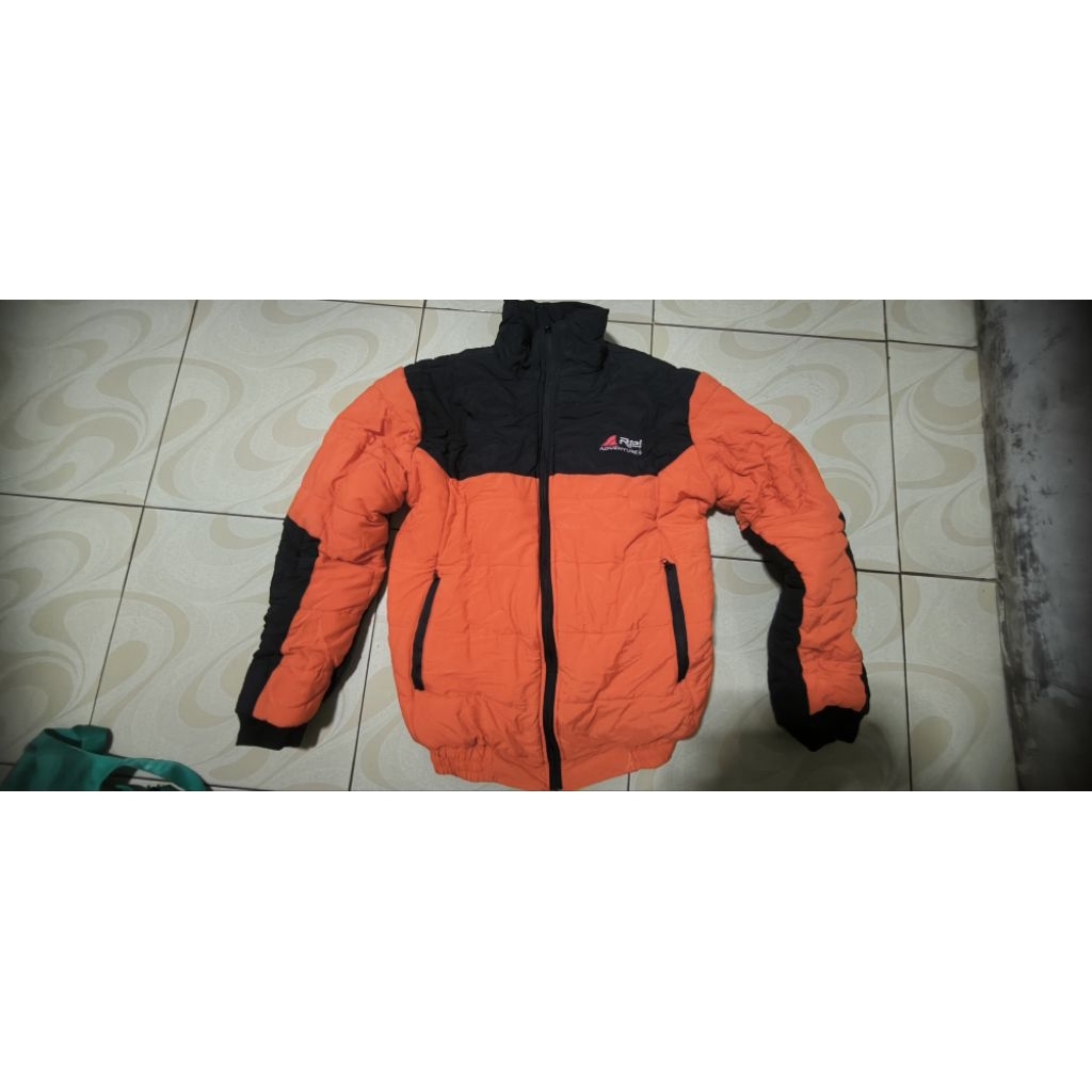 jaket gunung a rei 2 warna bolak balik second ukuran L kaya jaket Naruto