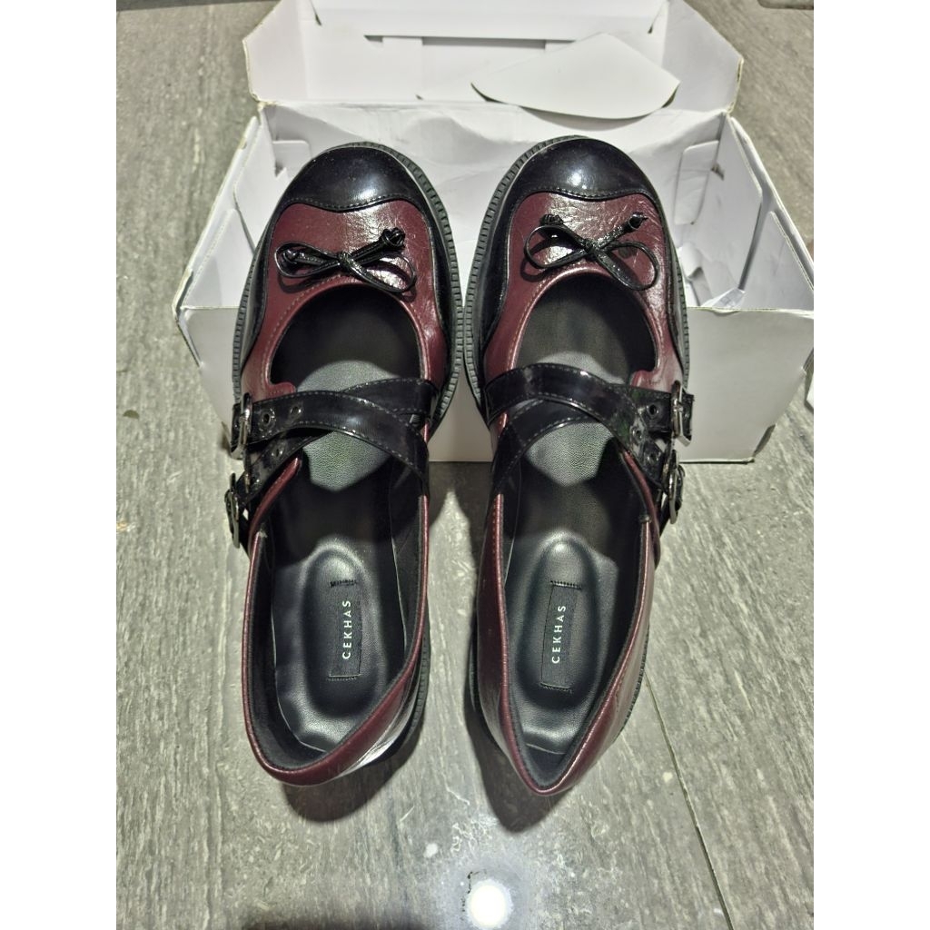 Sepatu Cekhas Jisoo Wood