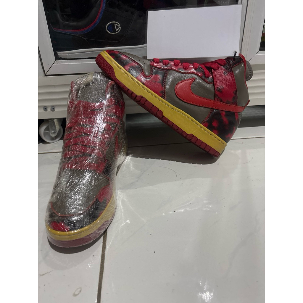 Nike Dunk High 1985 "Red Acid Wash" size 42/26.5cm
