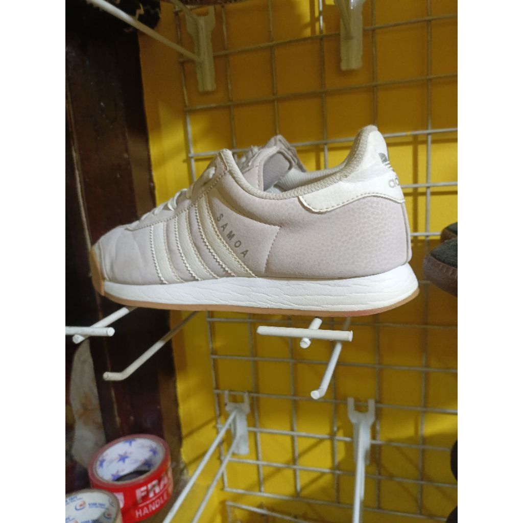 samoa cream white size 40 second original