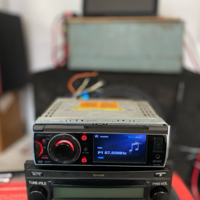 Head unit single din merek pioneer