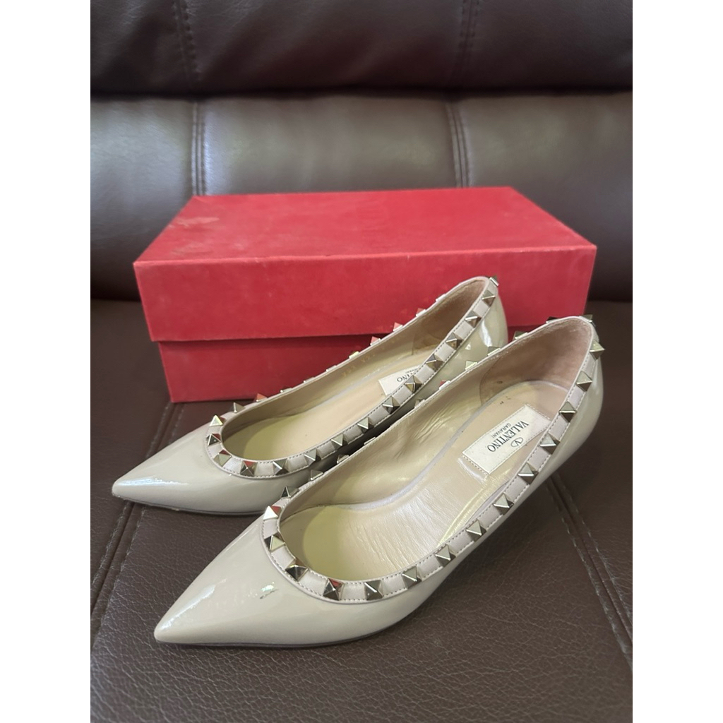 Valentino Garavani Rockstud Ballet Flat Shoes