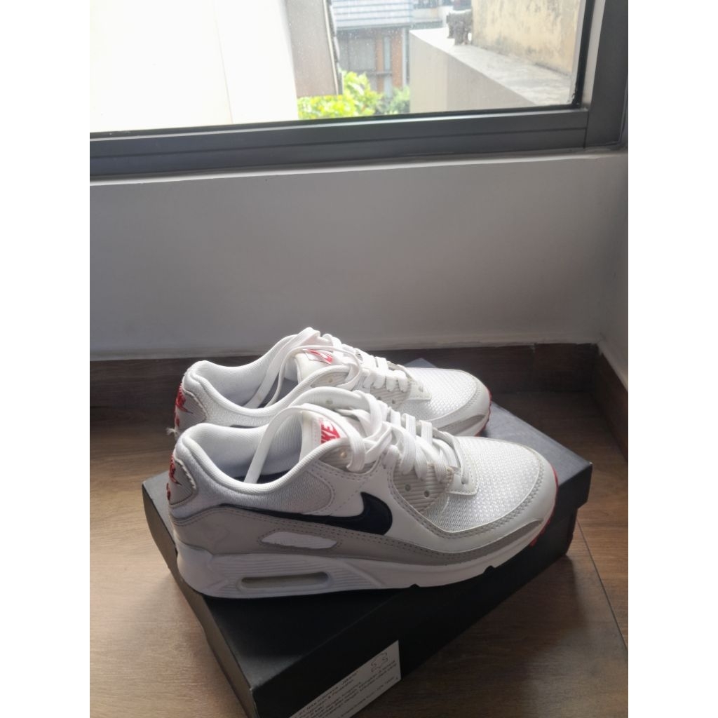 Sepatu NIKE AIR MAX 90 (Second) size 39