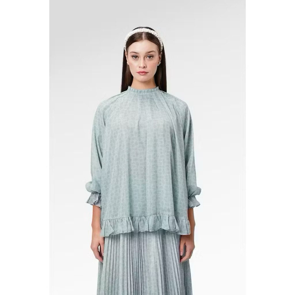 Monogram Ruffle blouse M benang Jarum