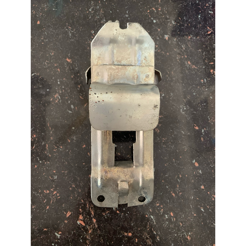 Plat Dudukan Aki Suzuki A100