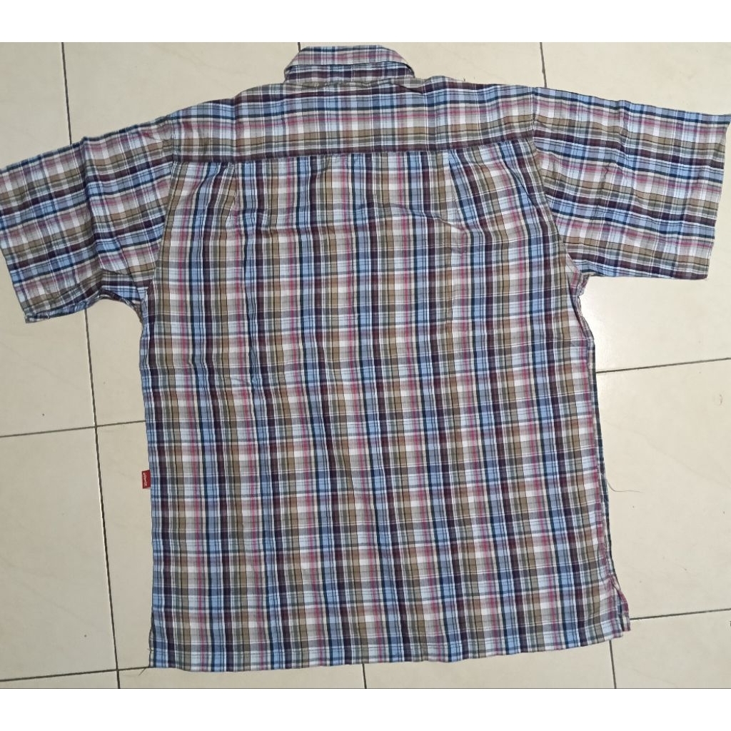 Kemeja CAESAR