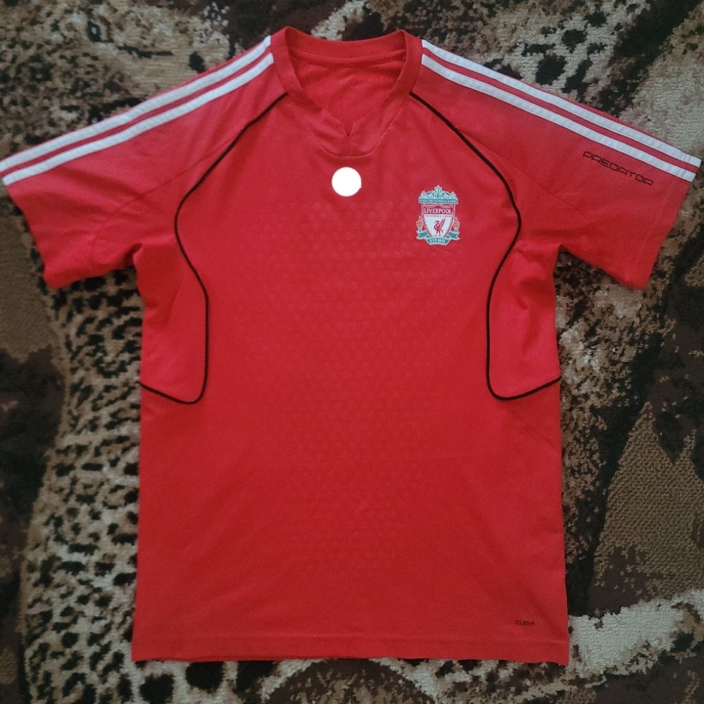Jersey Liverpool training predator