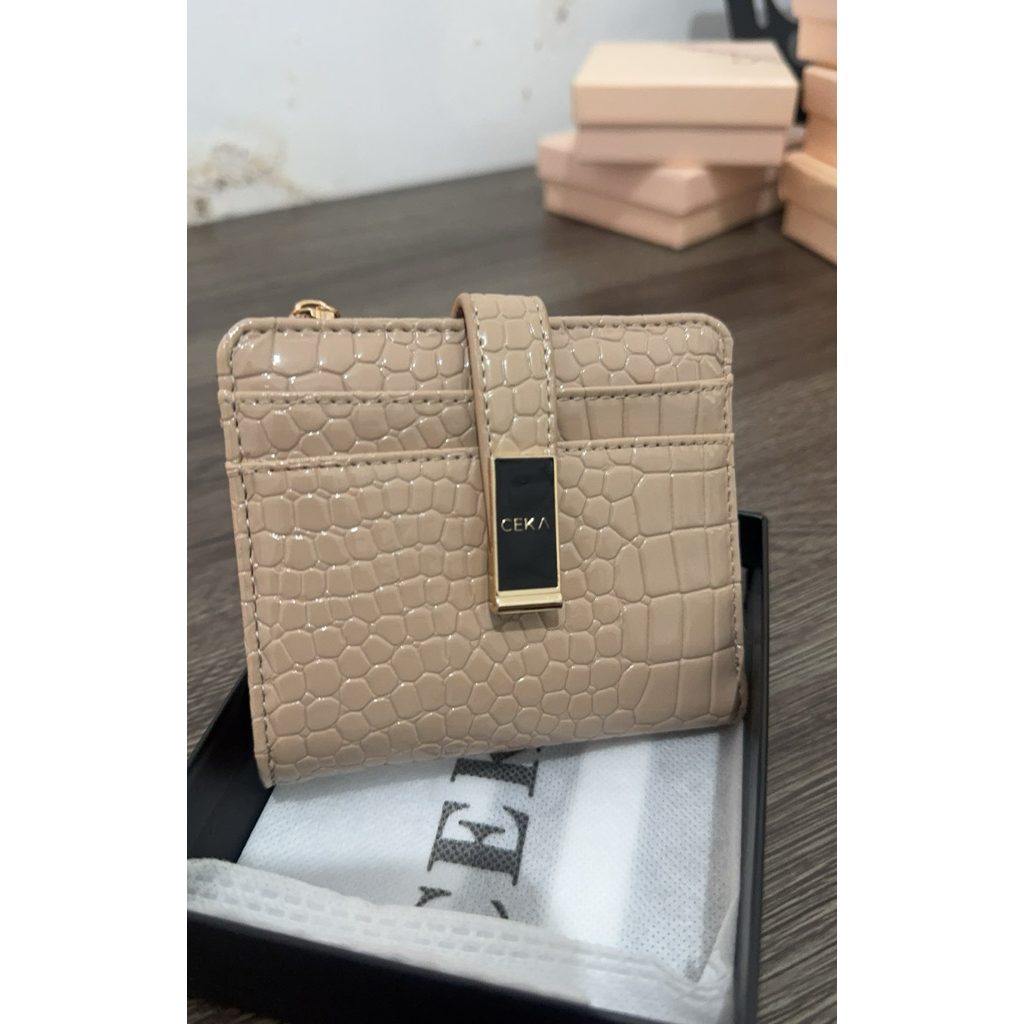 preloved dompet CEKA