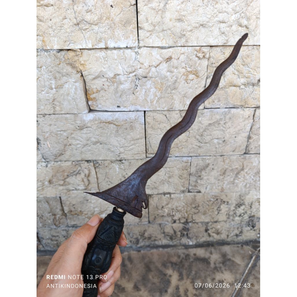 Keris Luk 9 Patrem Sepuh