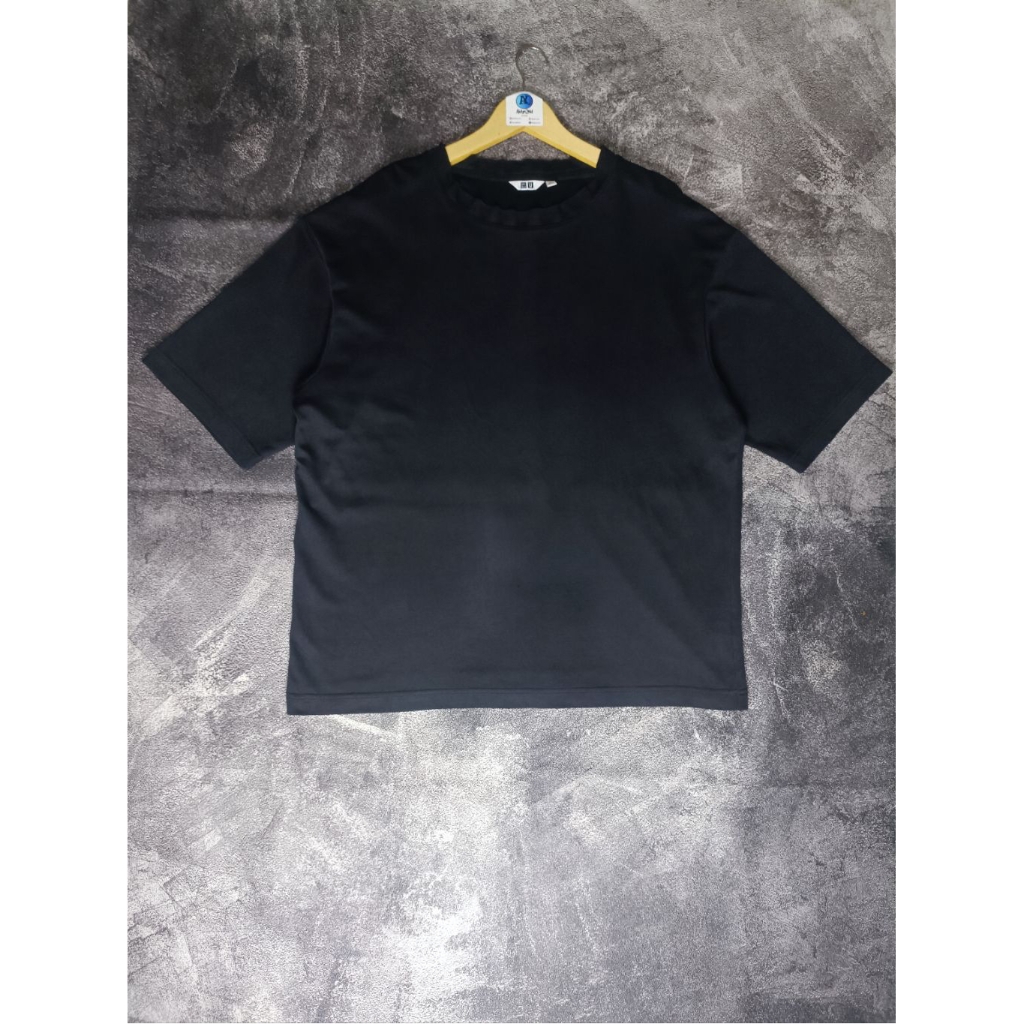 Kaos Oblong Uniqlo Airism Black XL Oversize Second Full Tag 05-34-0N644A
