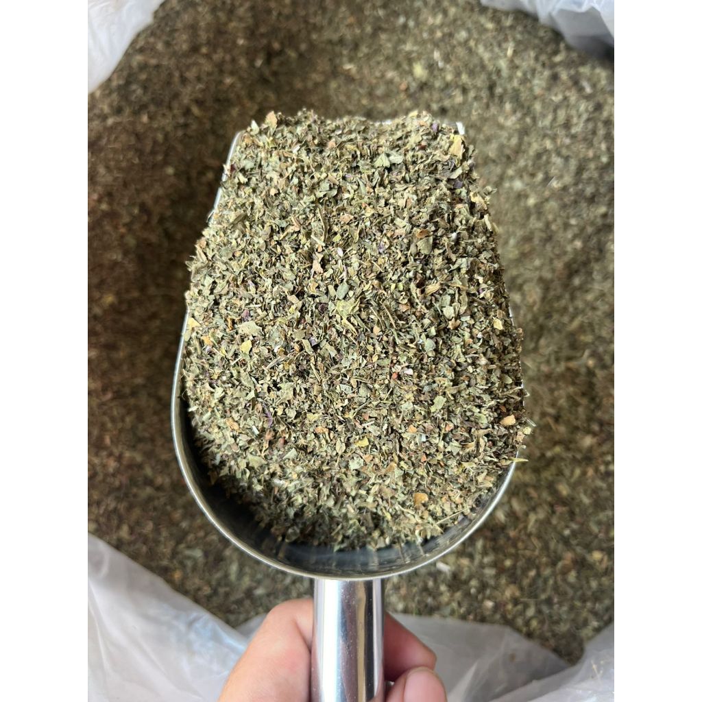 Daun Basil Kering / Dried Basil Leaves / segar untuk makanan italia (1 kg) By QA Store