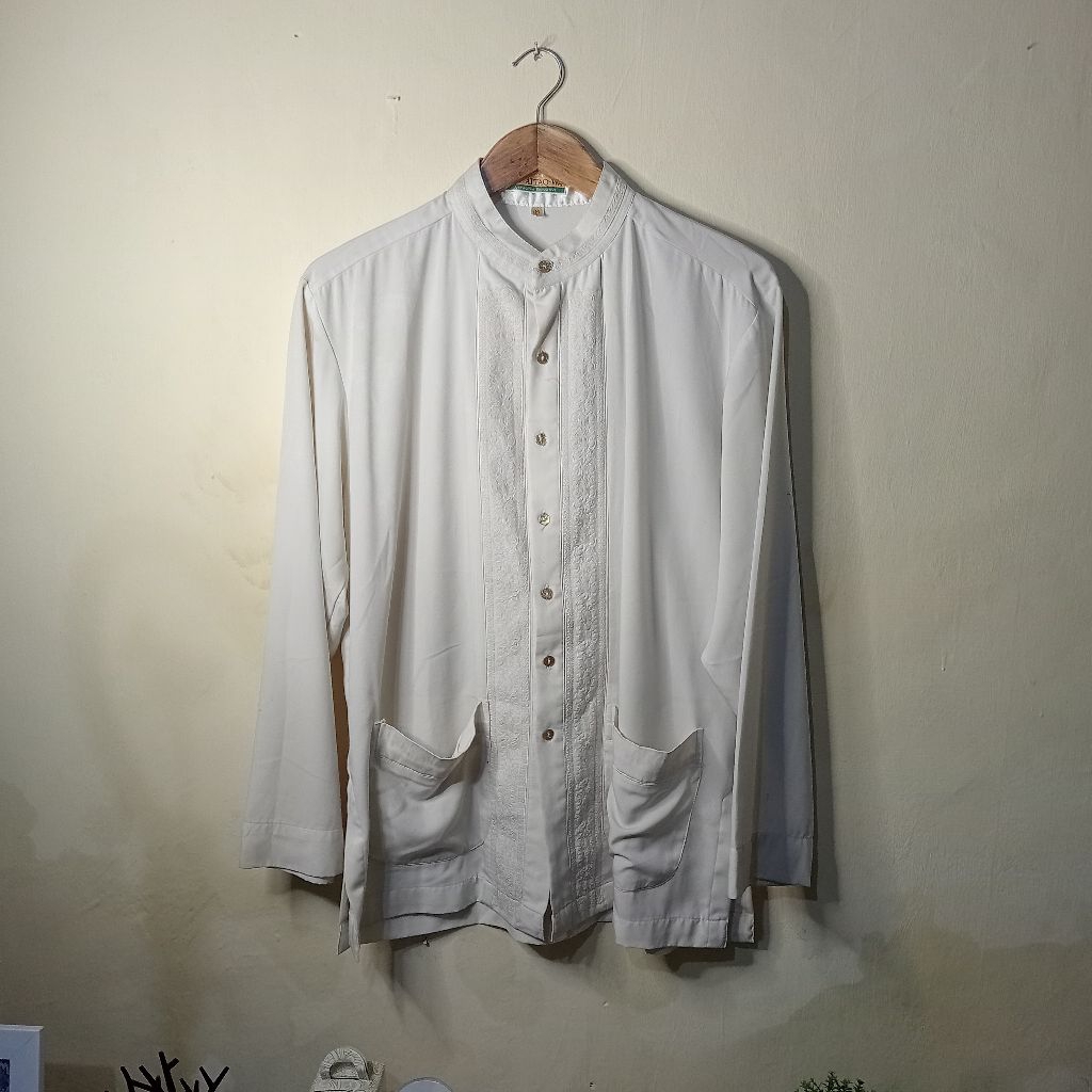 [PRELOVED] BAJU KOKO KREM PN