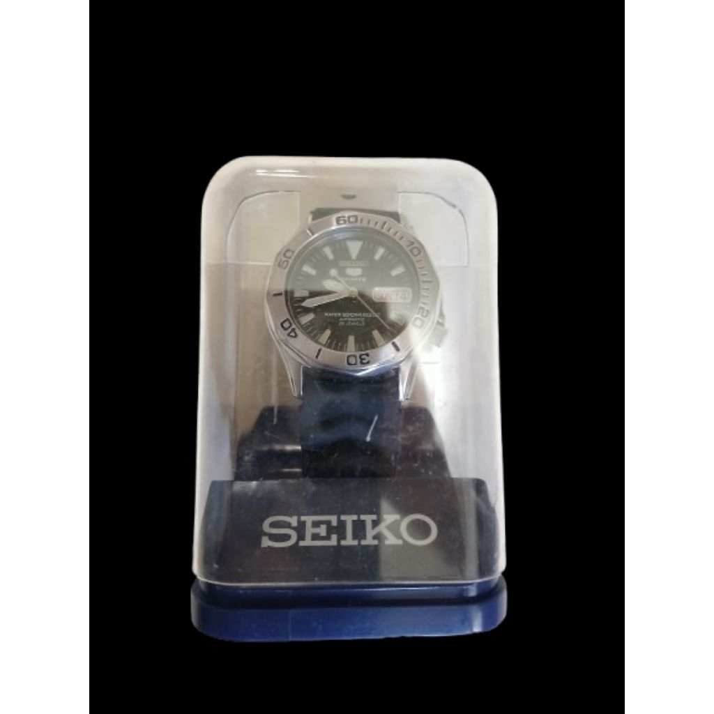 Seiko 5 Sport Automatic Watch flawless with display box
