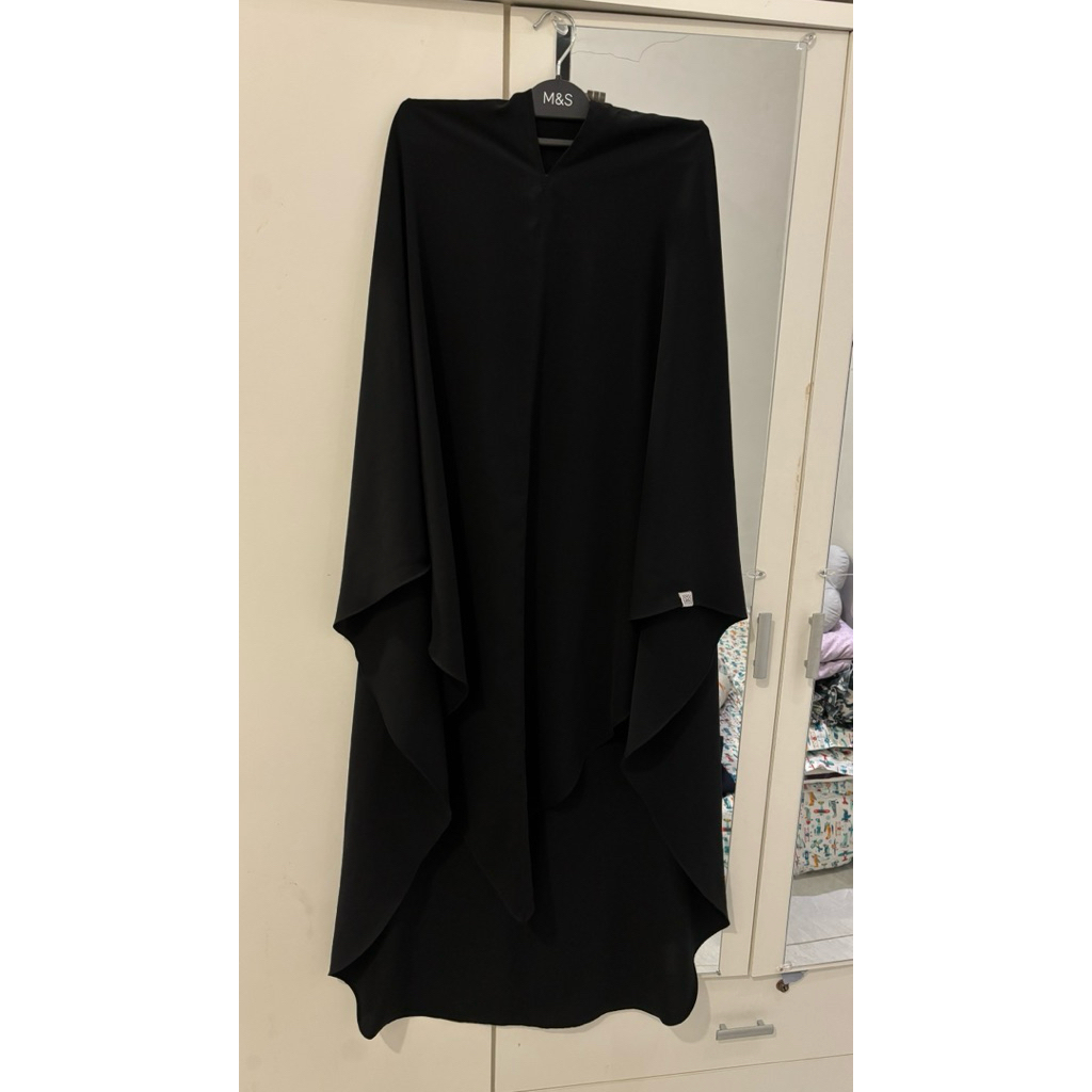 Preloved Khimar Jema Maxy by khimar yumna jetblack v shape