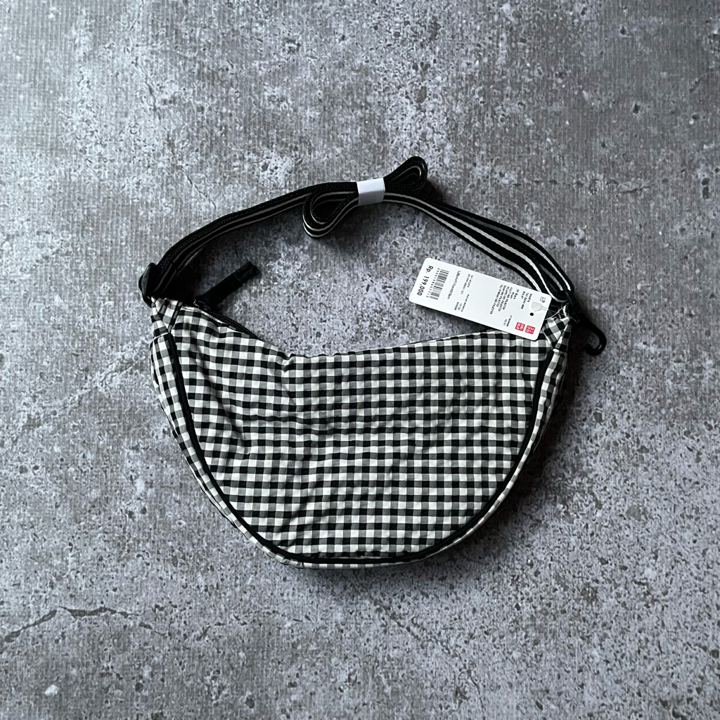 Tas Selempang Bahu Mini Uniqlo Hitam Putih New Original