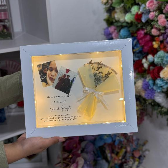 flower in frame kado hadiah ulang tahun pernikahan nikah wedding graduation wisuda anniversary perpi