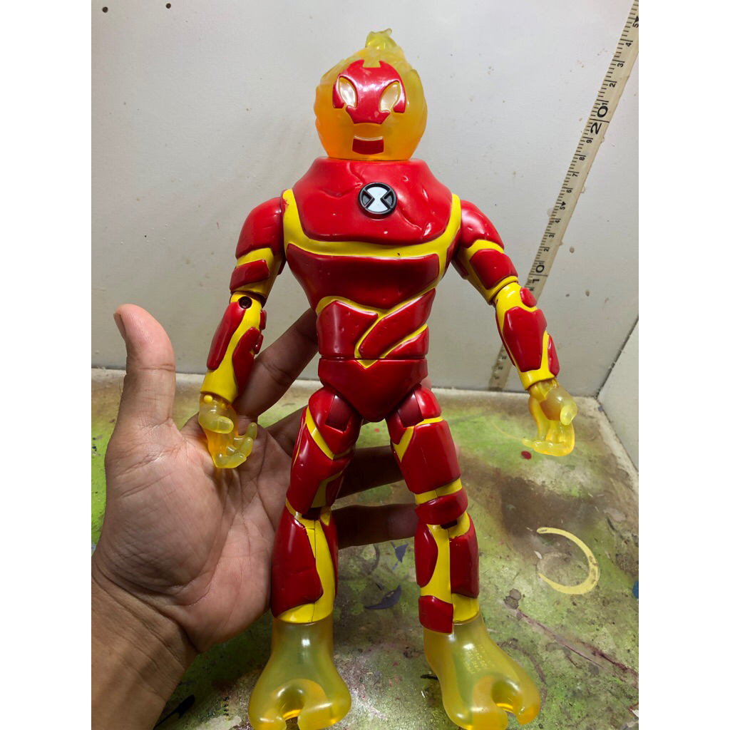 Figur Ben 10 Heatblast Super Size