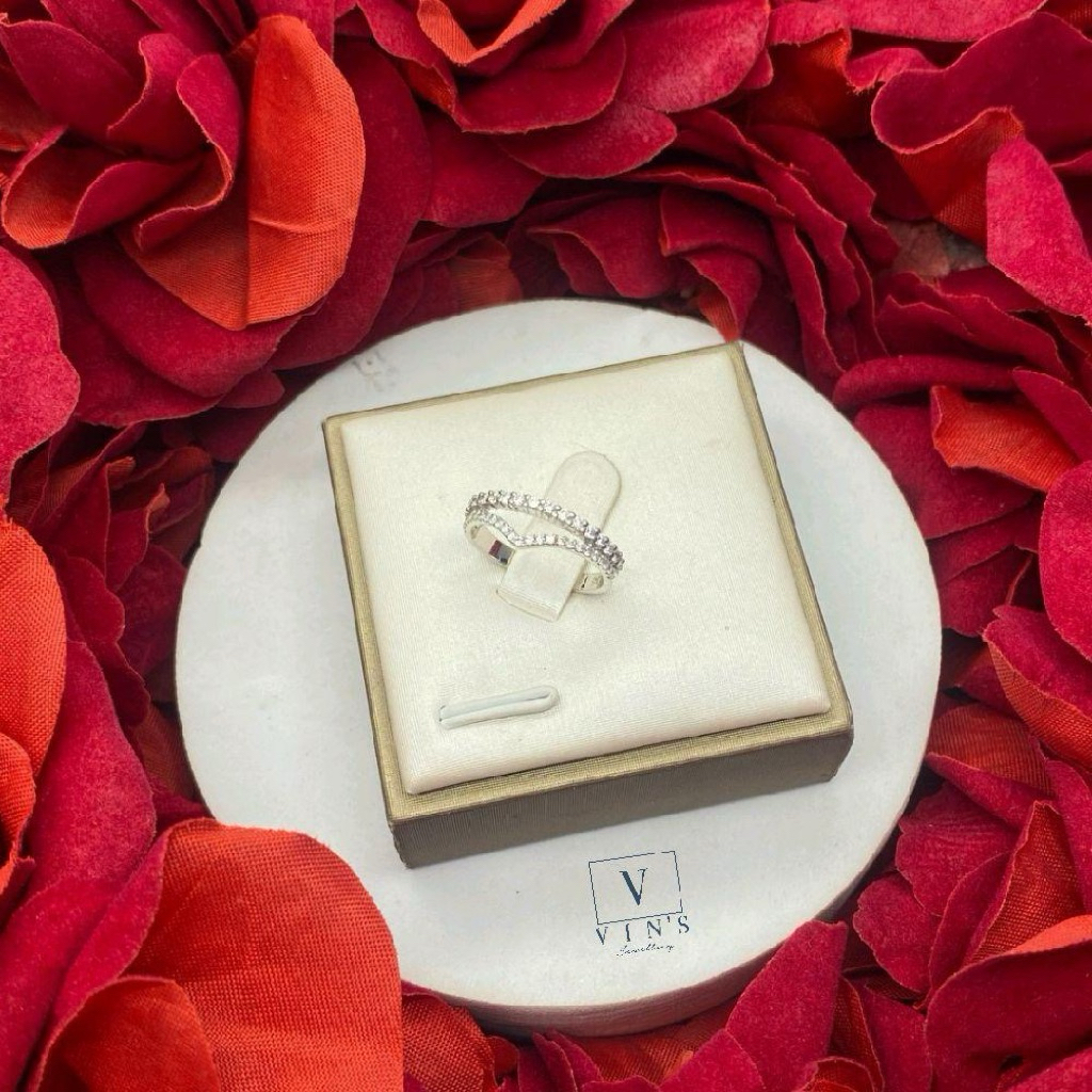 Cincin emas putih berlian