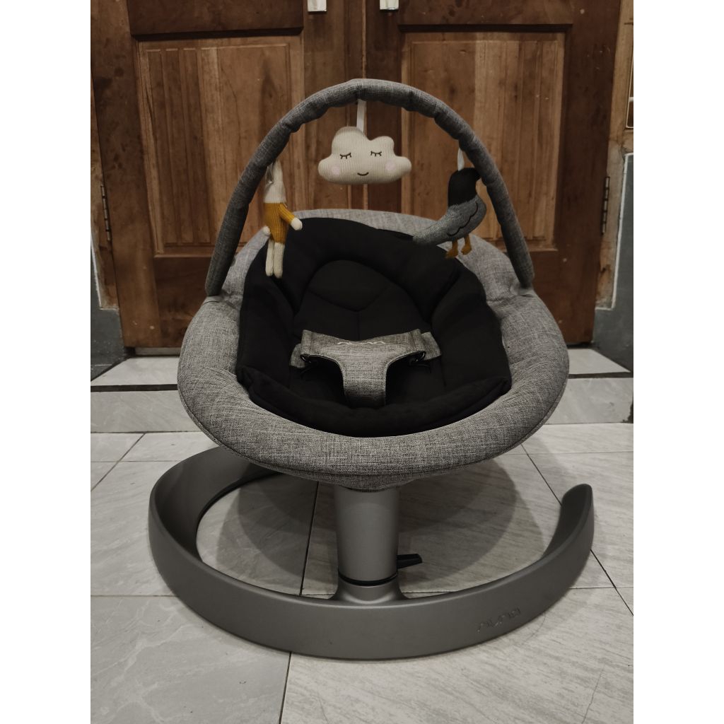Bouncer Nuna Leaf Grow with toybar - preloved
