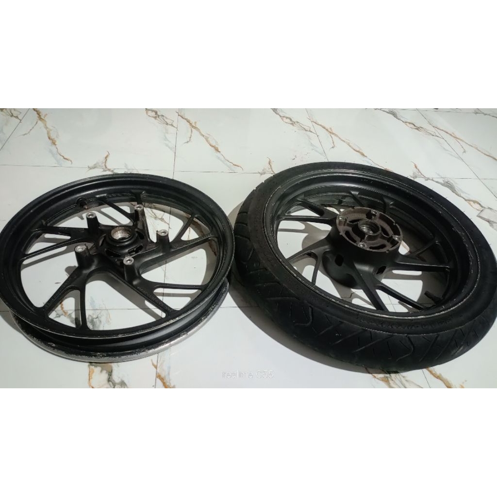 veleg ORI CBR 150R/CB150R dapan bonus ban 1