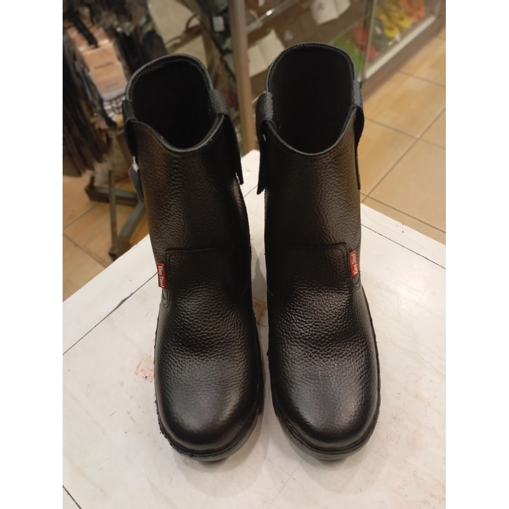 SEPATU SEPTI KING STEEL HITAM,COKLAT 39-43