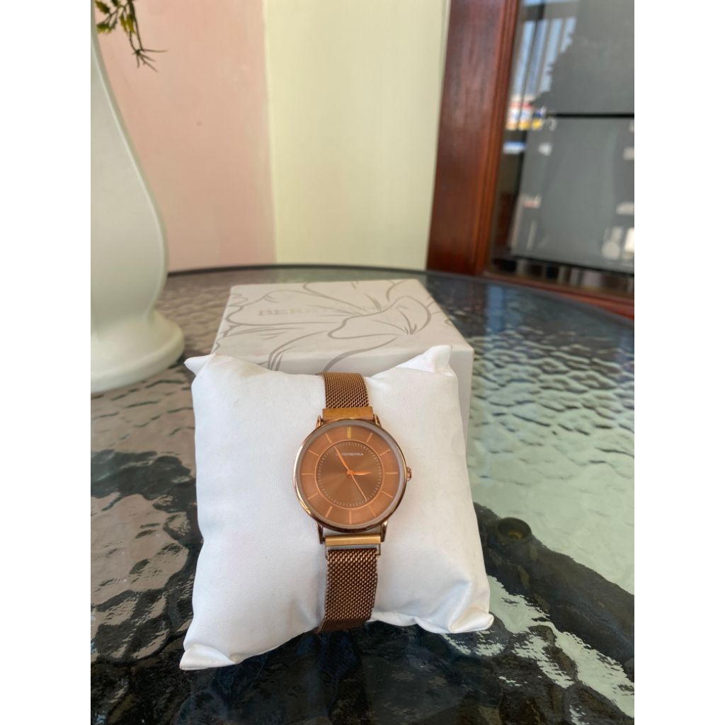 PRELOVED- BERRYBENKA (Jam tangan gold pemakaian pribadi)