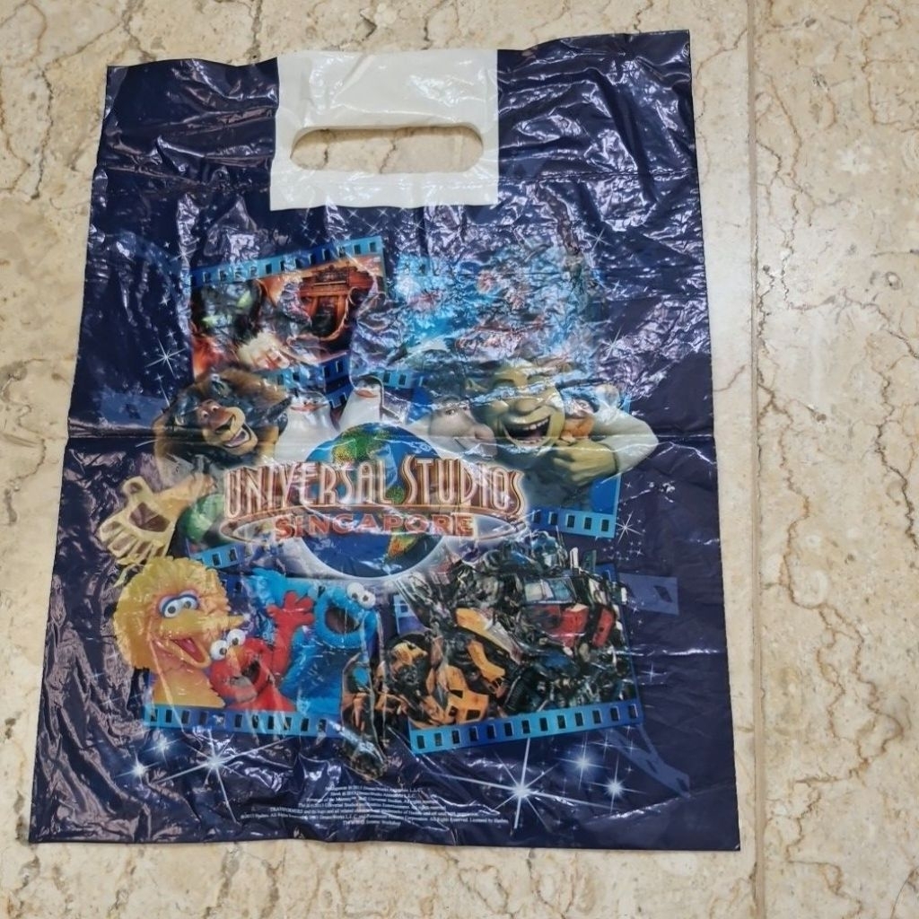 Plastik Universal Studios Singapore
