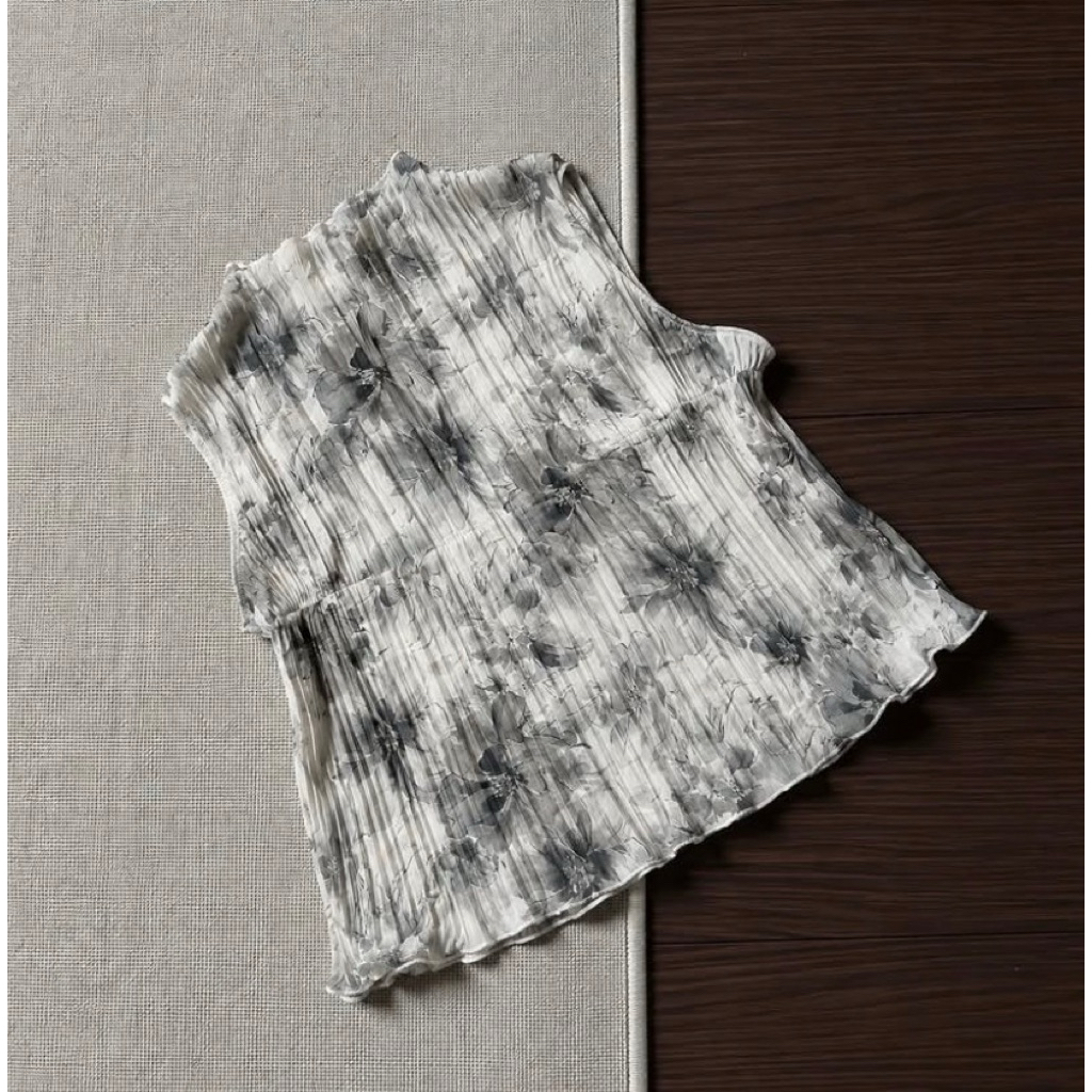 Pleats Top Roetoe Wear