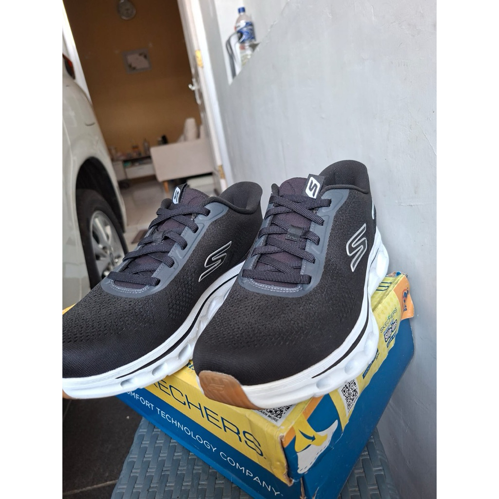 Preloved Skechers glide step 2.0