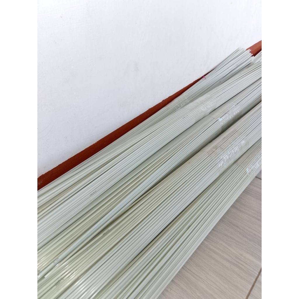 jeruji fiber putih susu ukuran 4mm panjang 2mtr