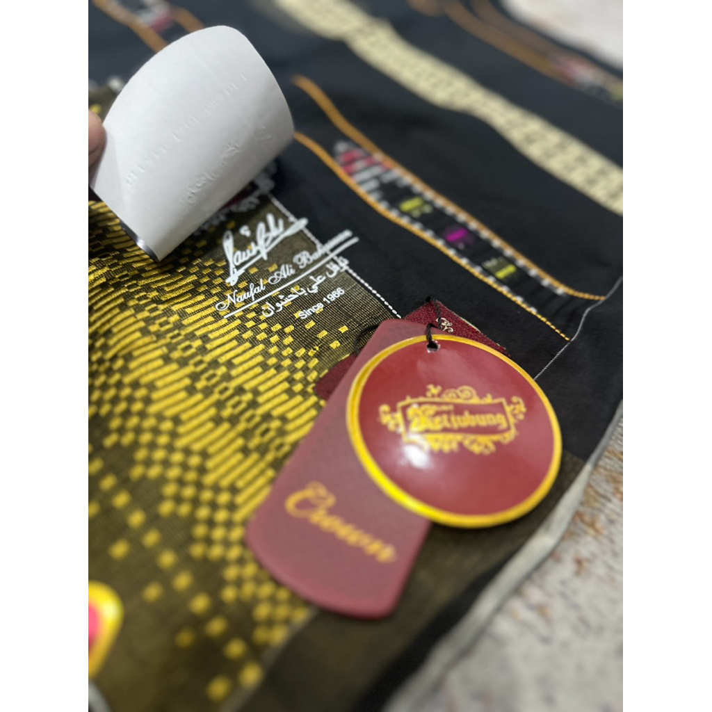 Sarung Ketjubung Crown Full Sutra GSC