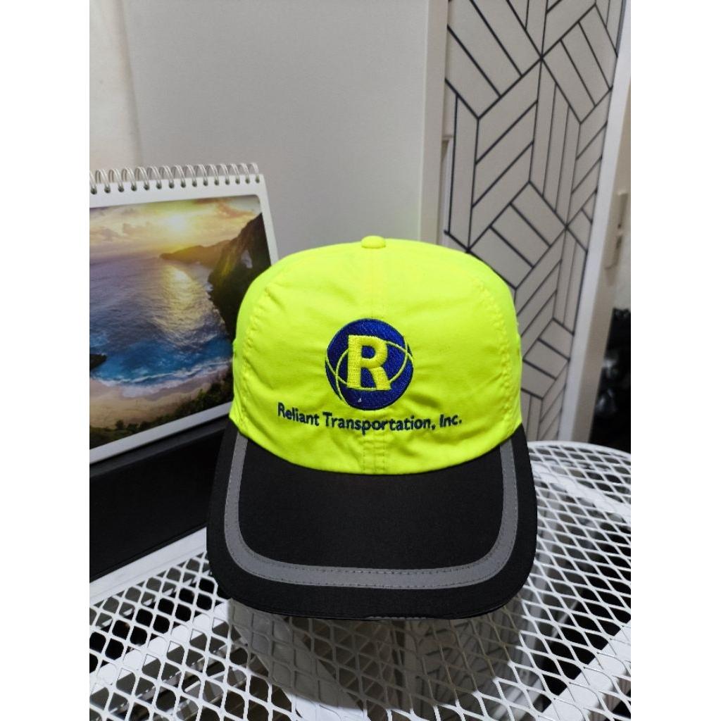 Topi Outdoor Logo R
