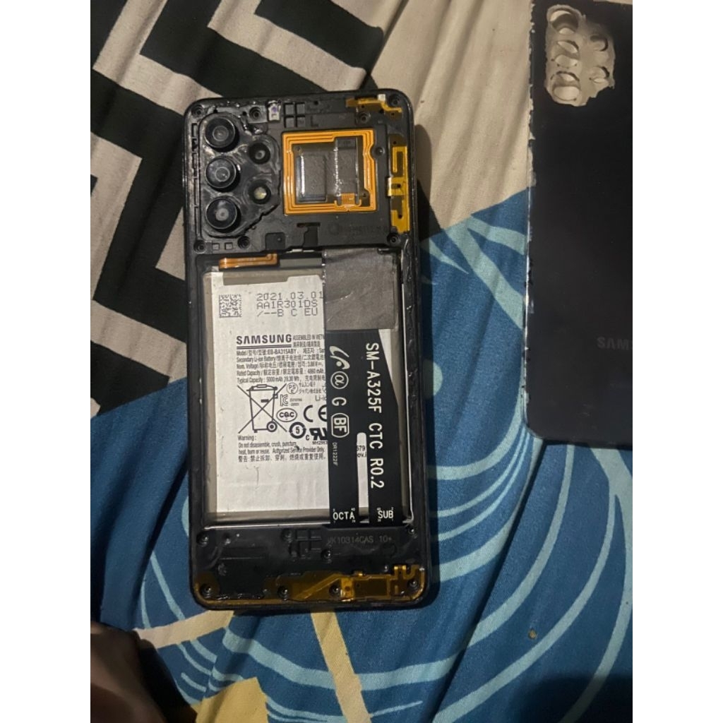hp minus lcd samsung a32 dan vivo v15