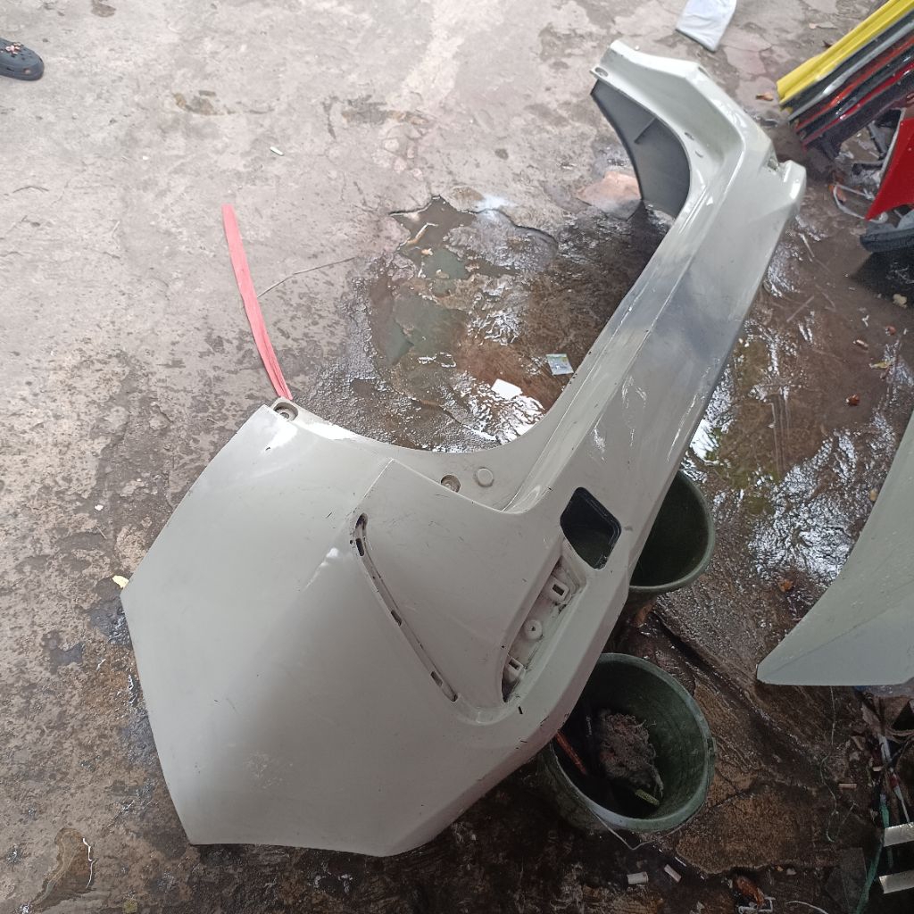 bemper belakang avanza G original 2019 2021