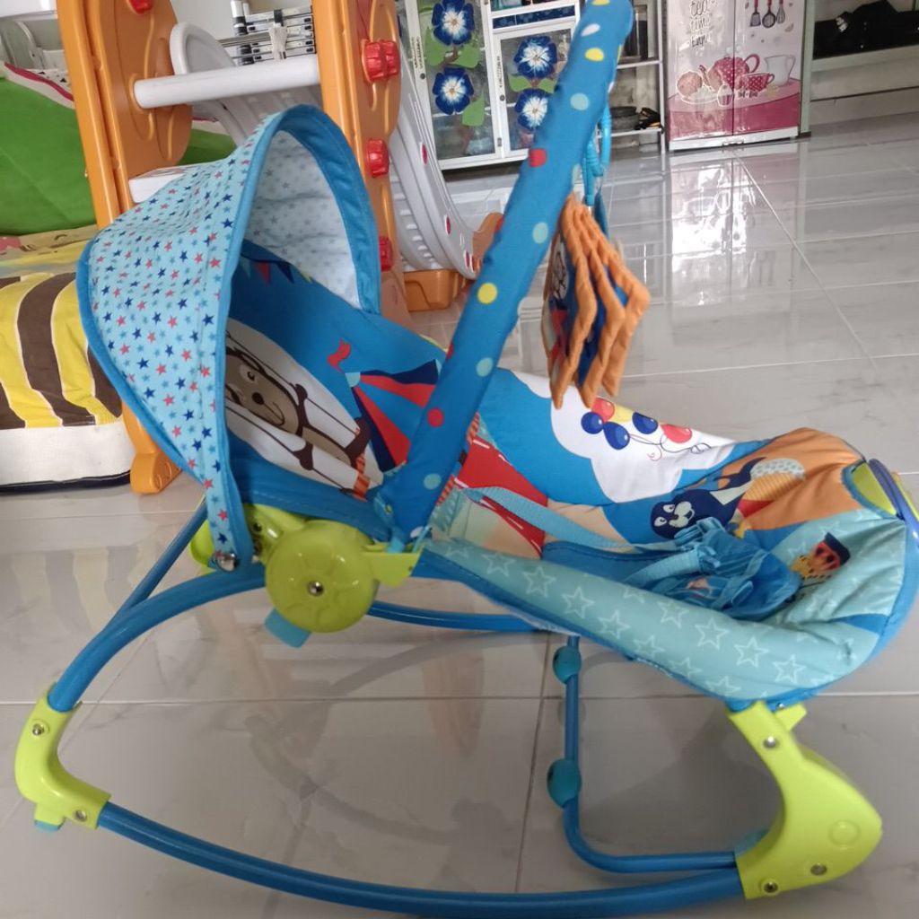 Bouncer ayunan bayi musik bergetar preloved