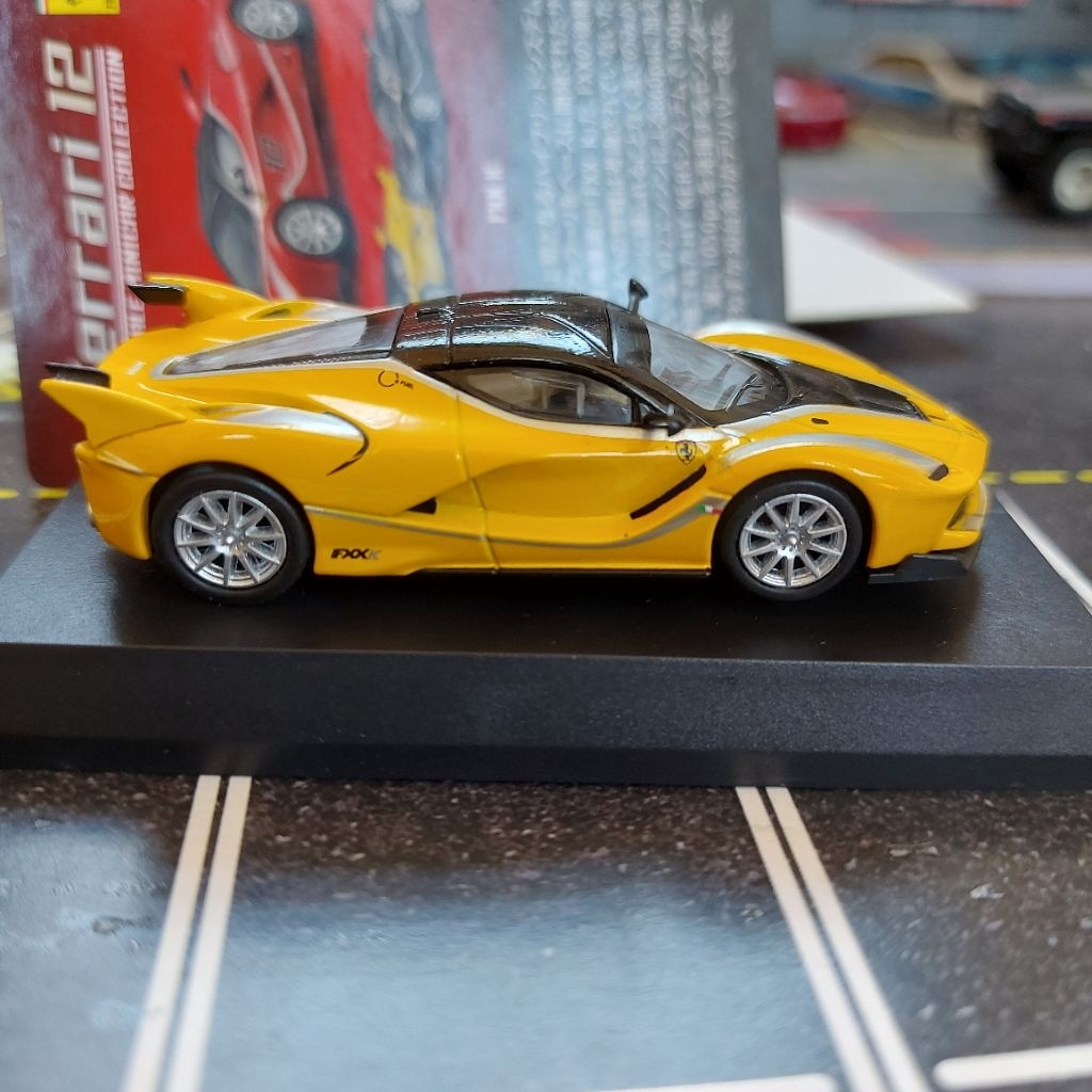 Kyosho Ferrari Fxx K warna kuning minus