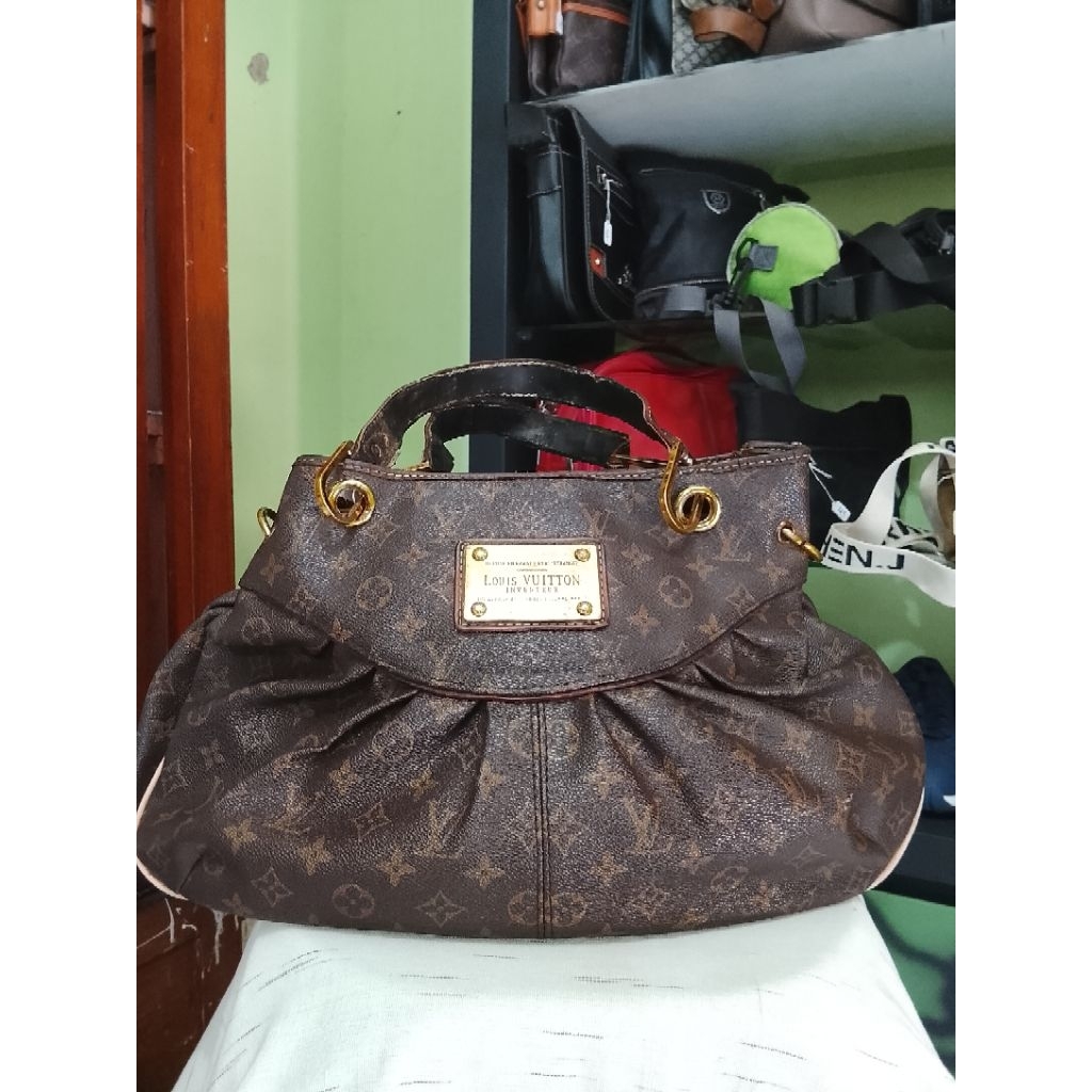 tas ketek wanita merk LV