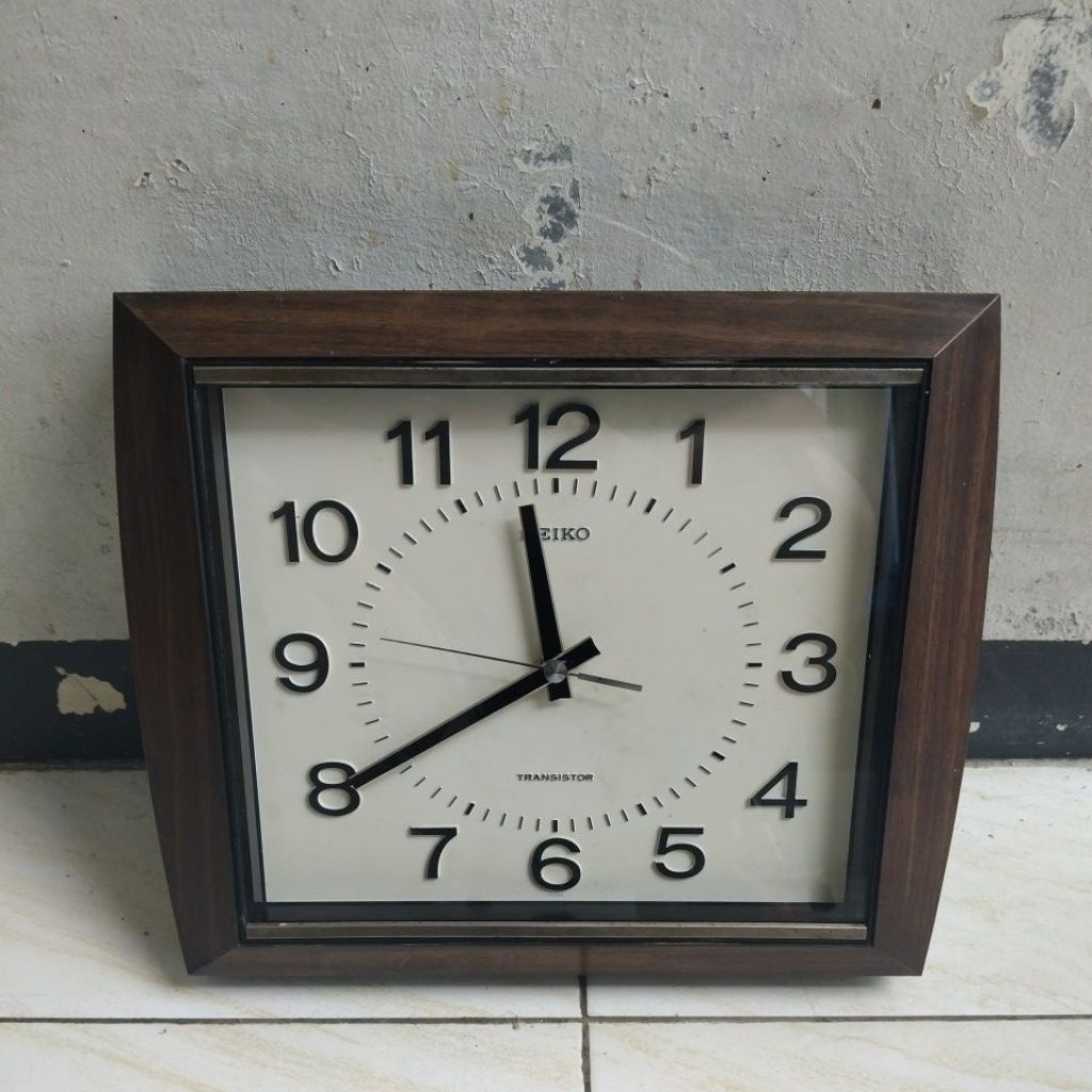 TERLARIS JAM DINDING TRANSISTOR SEIKO JADUL